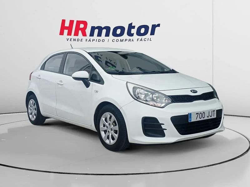 Usado 2015 Kia Rio | 8590 € (Precio justo) - Imagen 1/4