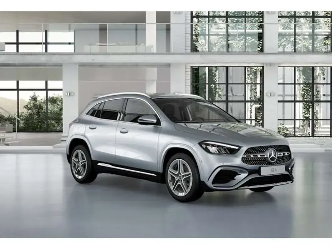 Usado Mercedes GLA200 163 CV (119 kW) 2025 Plateado SUV