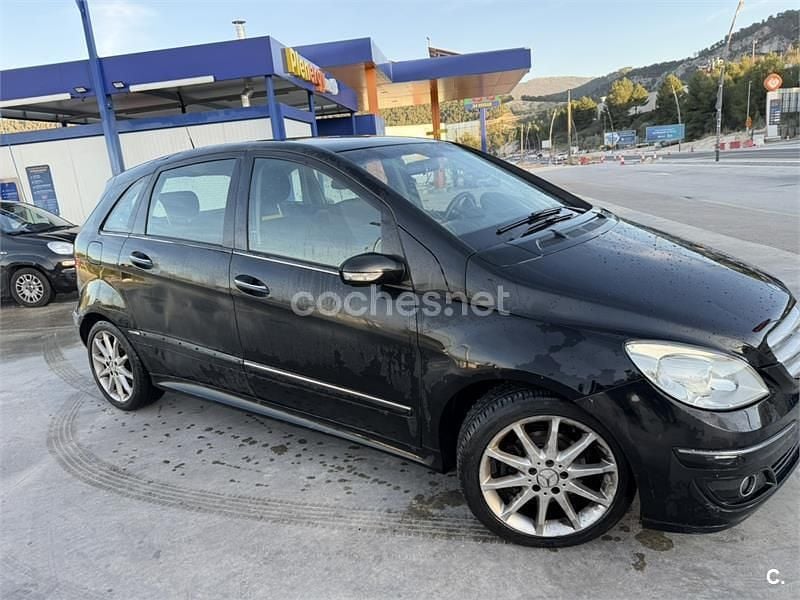 Usado Mercedes B200 140 CV (102 kW) 2006 Negro Monovolumen