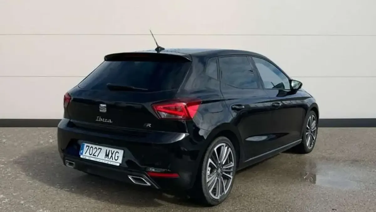 Usado Seat Ibiza FR 150 CV (110 kW) 2024 Negro Utilitario