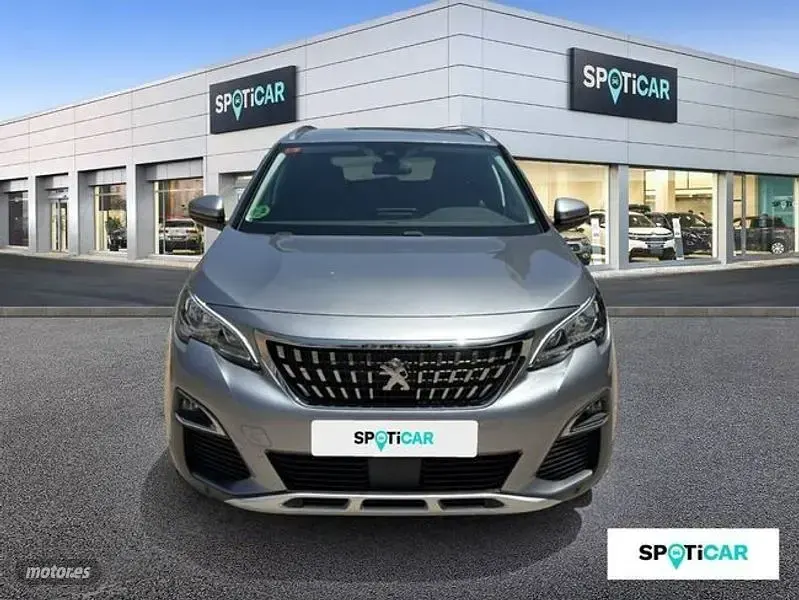 Usado Peugeot 3008 Allure 130 CV (95 kW) 2019 Gris SUV