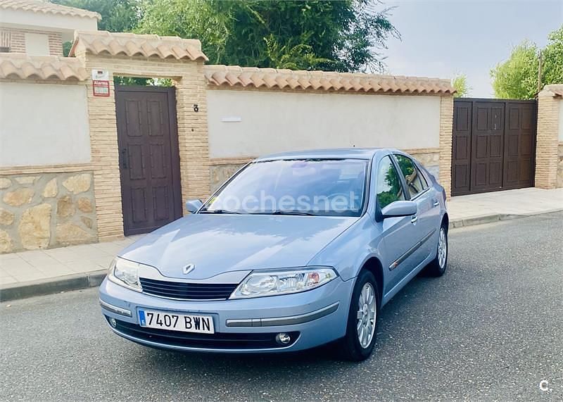Azul Usado 2002 Renault Laguna II Privilege Berlina | 2499 € (Precio justo) - Imagen 1/4