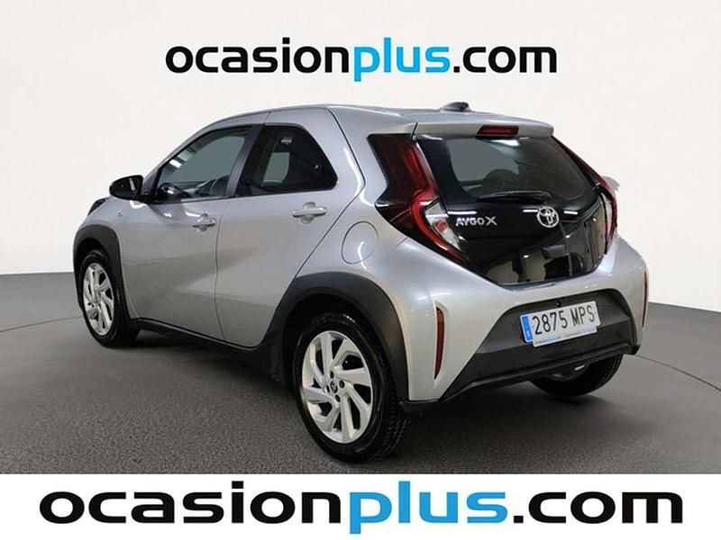 Używany Toyota Aygo Play 72 KM (52 kW) 2024 Szary Hatchback