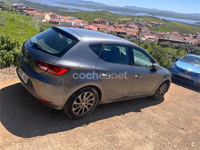 Käytetty Seat Leon I-Tech 122 HP (89 kW) 2014 Harmaa Sedan