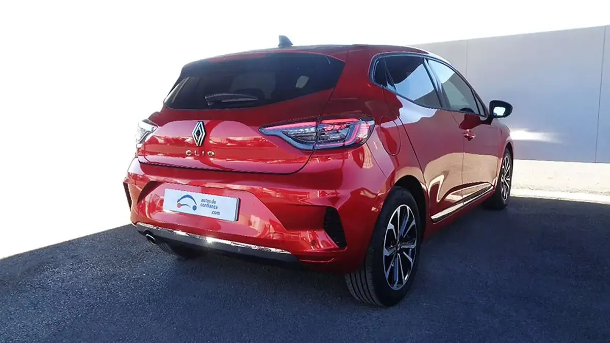 Usado Renault Clio Techno 101 CV (74 kW) 2025 Utilitario