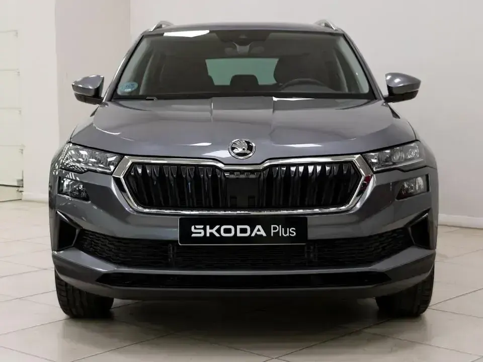 Usado Skoda Karoq Selection 150 CV (110 kW) 2025 Gris SUV
