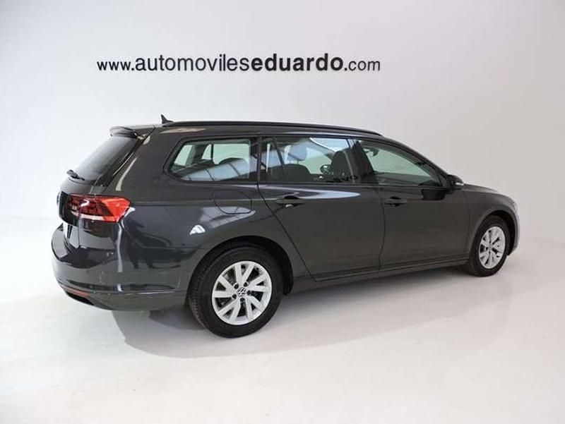 Usado VW Passat 122 CV (89 kW) 2020 Gris Familiar