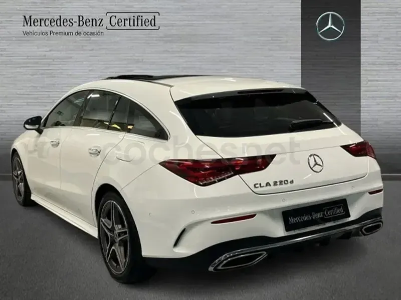 Usado Mercedes CLA220 Shooting Brake 190 CV (139 kW) 2022 Blanco Familiar