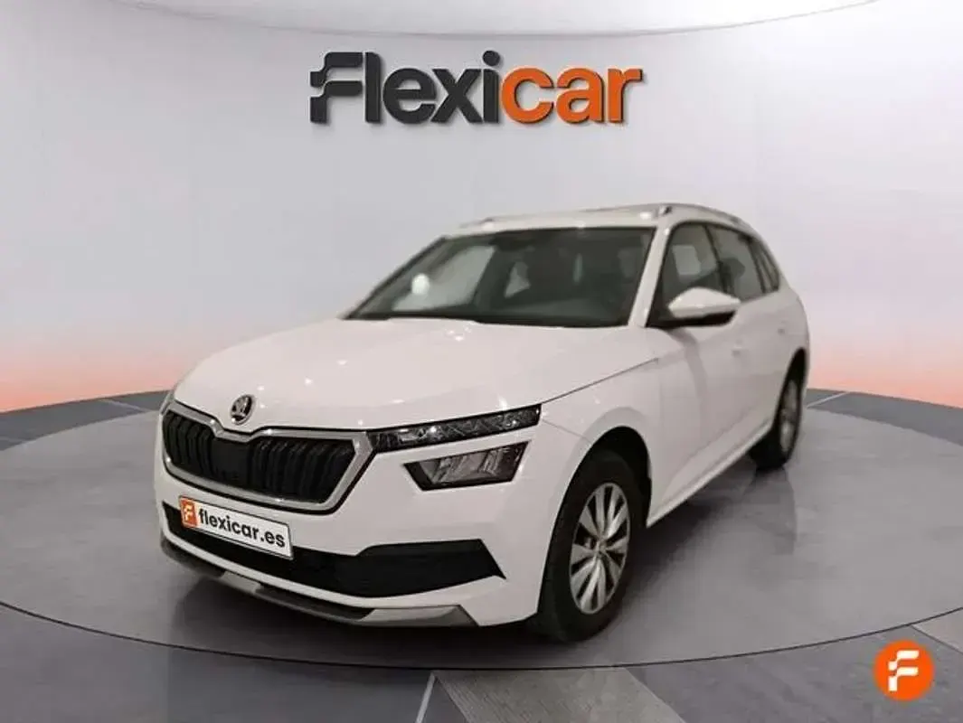 Usado Skoda Kamiq Ambition 110 CV (80 kW) 2022 Blanco SUV