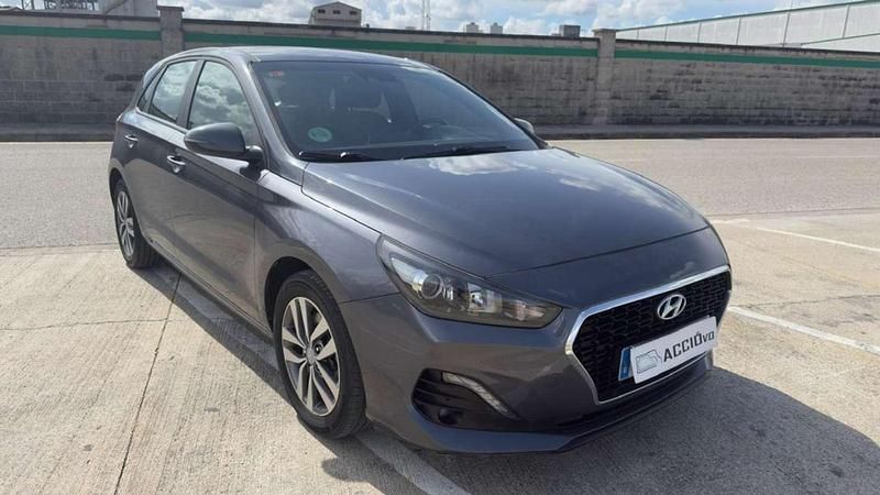 Usado Hyundai i30 116 CV (85 kW) 2019 Gris Utilitario