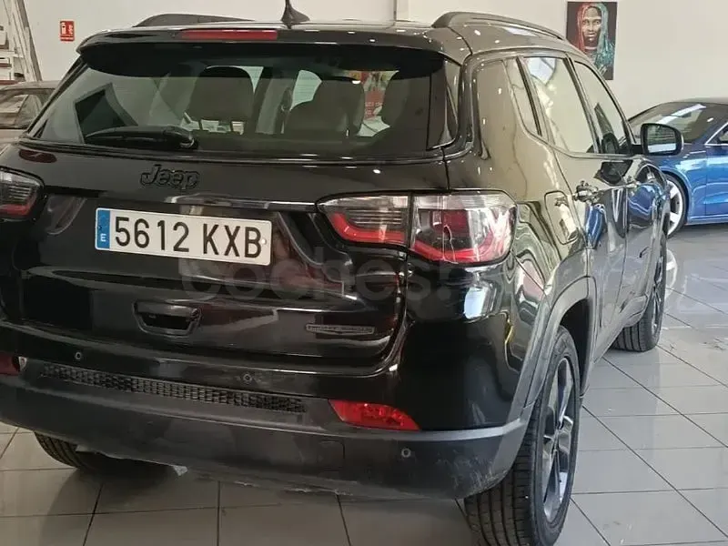 Usado Jeep Compass Night Eagle 120 CV (88 kW) 2019 Negro SUV