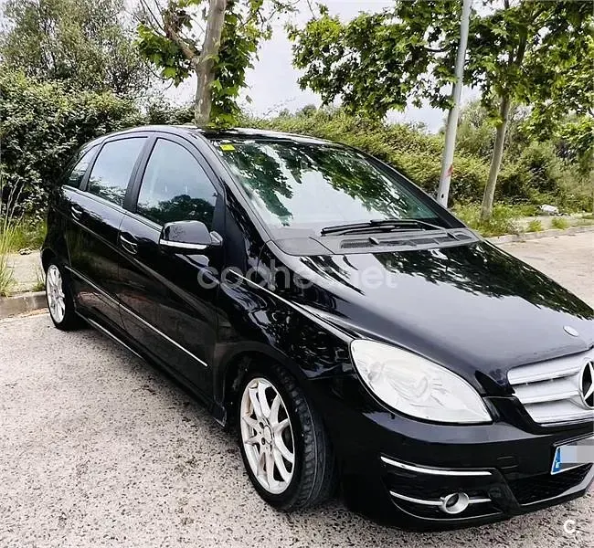 Usado Mercedes B180 Sport Edition 109 CV (80 kW) 2010 Negro Monovolumen