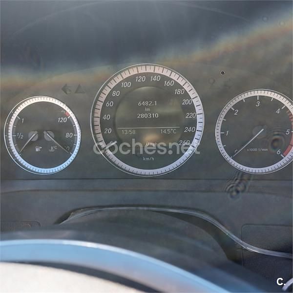 Usado Mercedes C200 136 CV (100 kW) 2010 Blanco Berlina
