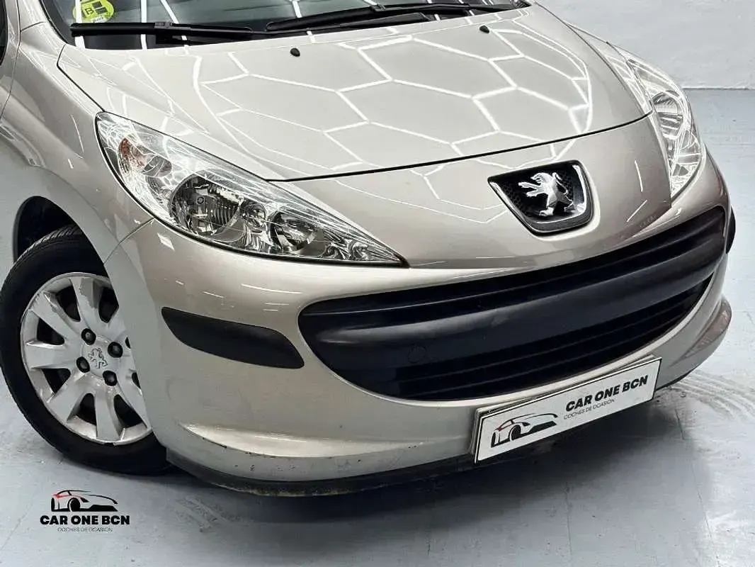 Usado Peugeot 207 69 CV (50 kW) 2009 Gris Utilitario