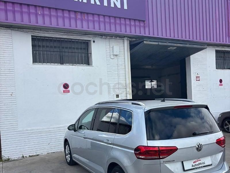 Usado VW Touran Advance 150 CV (110 kW) 2016 Gris / plata Monovolumen