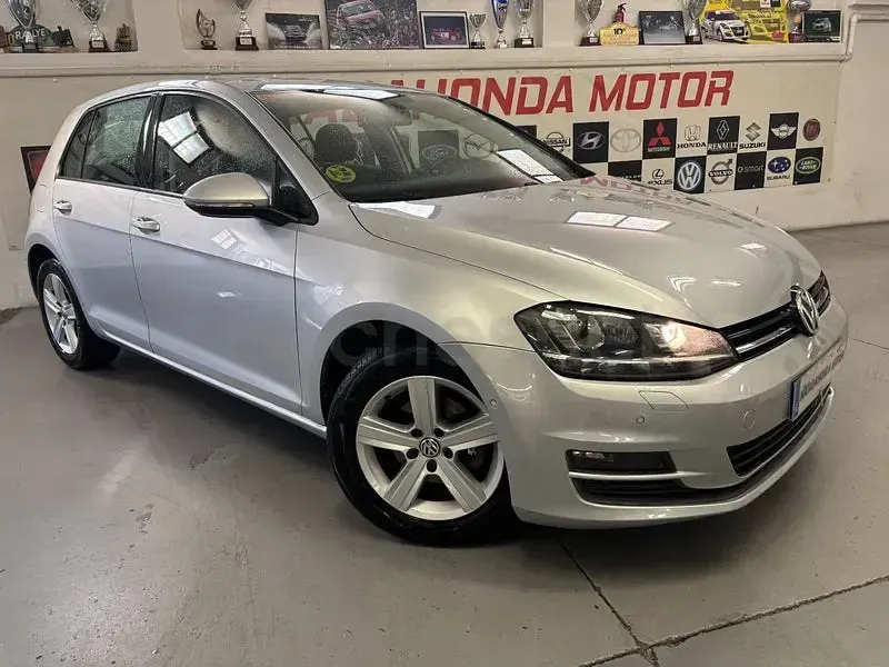 Usado VW Golf VII Business 105 CV (77 kW) 2014 Gris / plata Berlina