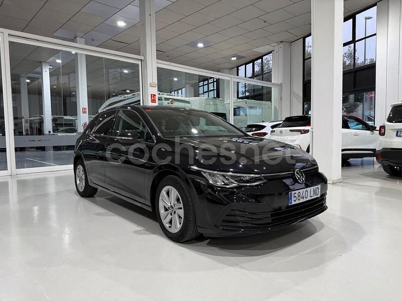 Usado VW Golf VIII Life 115 CV (84 kW) 2021 Negro Berlina