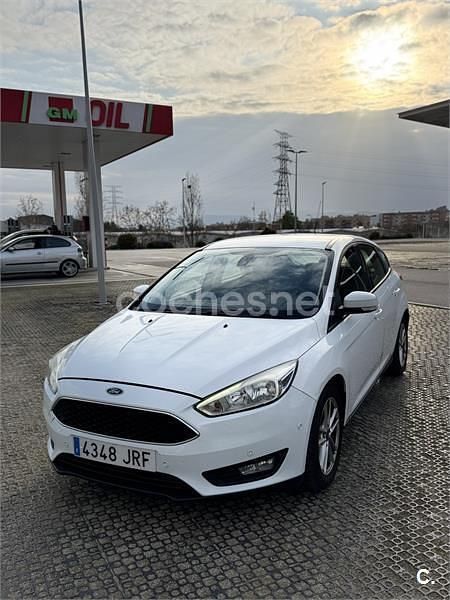 Usado Ford Focus 125 CV (91 kW) 2016 Blanco Berlina