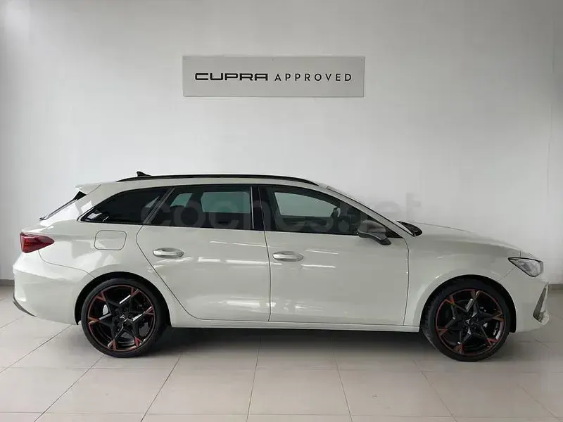 Usado Cupra Leon 150 CV (110 kW) 2025 Gris / plata Familiar