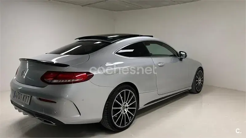 Usado Mercedes 220 170 CV (125 kW) 2019 Gris / plata Coupe