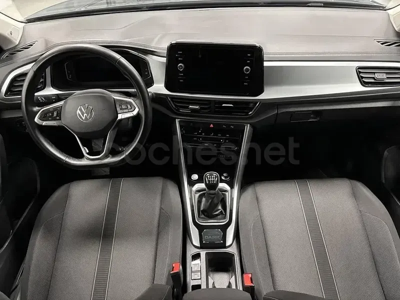 Usado VW T-Roc 110 CV (80 kW) 2023 Gris / plata SUV