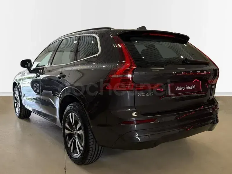 Używany Volvo XC60 Core 250 KM (183 kW) 2025 Brązowy SUV
