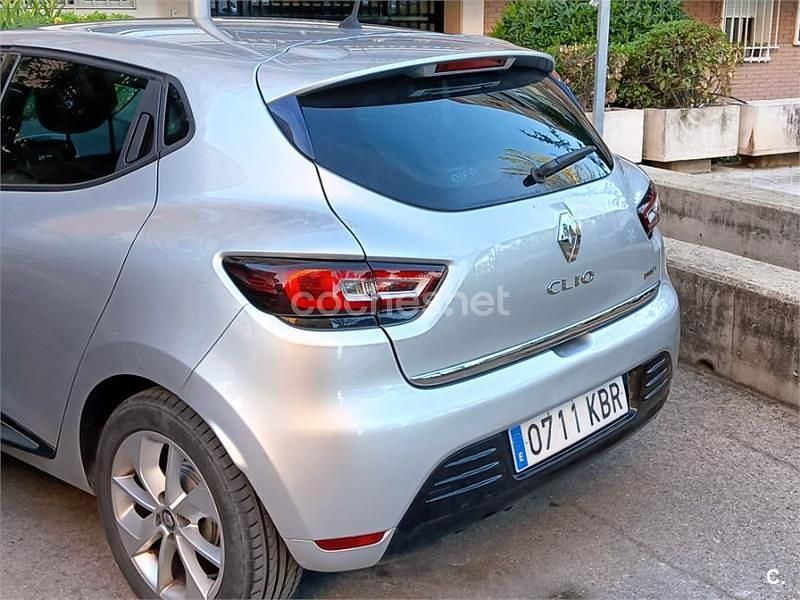 Usado Renault Clio IV LIMITED 90 CV (66 kW) 2017 Gris / plata Berlina