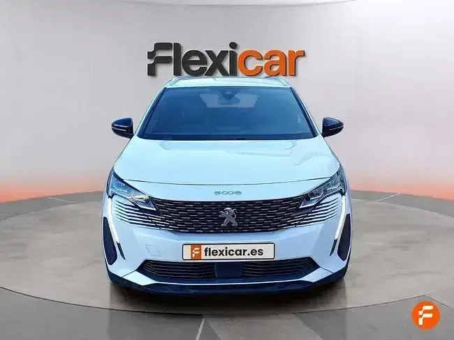 Usado Peugeot 5008 Allure 130 CV (95 kW) 2023 Blanco SUV