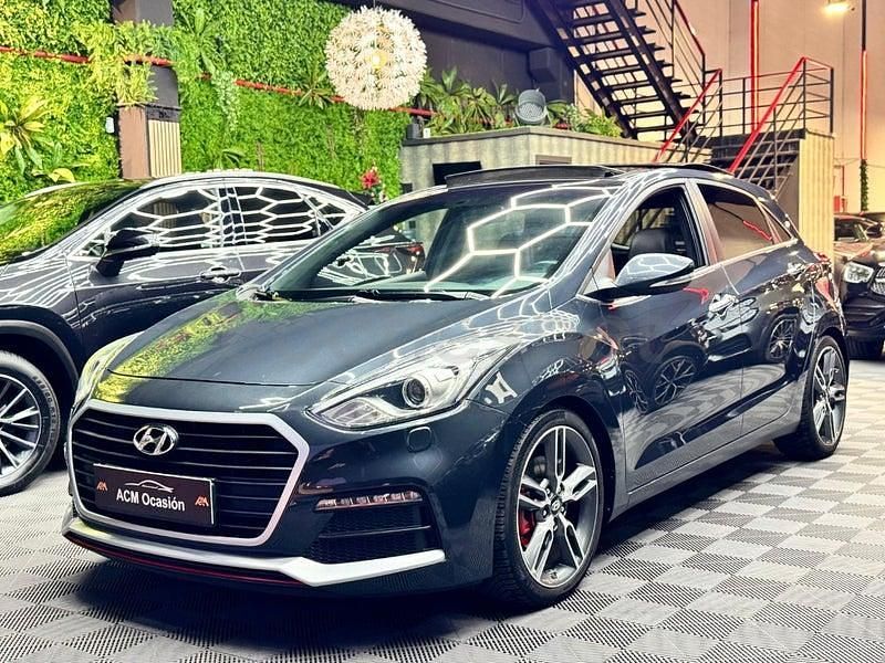 Usado Hyundai i30 Turbo 186 CV (136 kW) 2015 Gris / plata Berlina