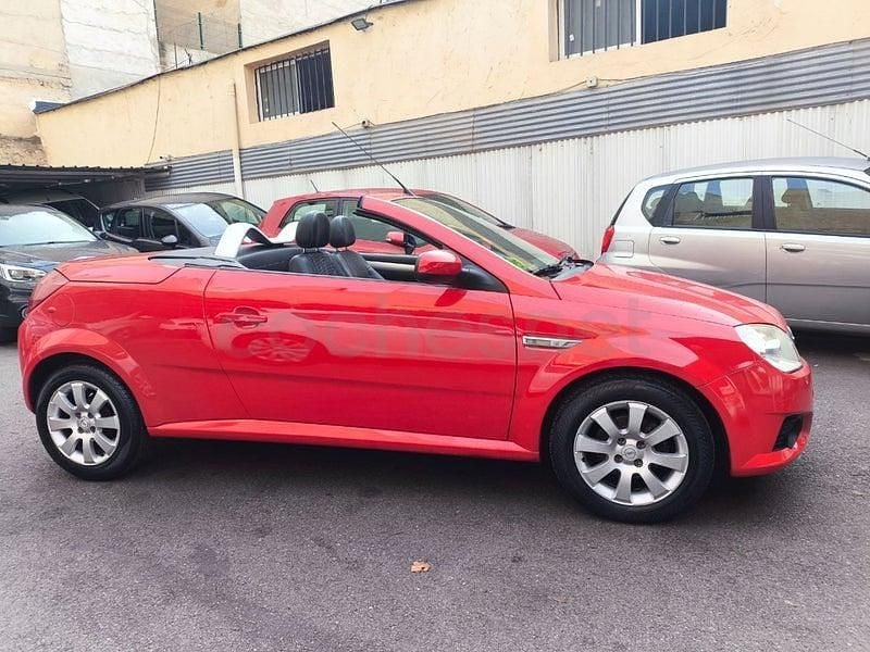 Usado Opel Tigra Sport 70 CV (51 kW) 2006 Rojo Descapotable