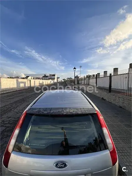 Usado Ford C-MAX Trend 115 CV (84 kW) 2006 Gris / plata Monovolumen