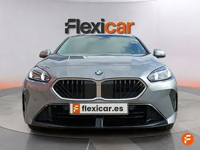 Usado BMW 118 150 CV (110 kW) 2025 Gris Utilitario
