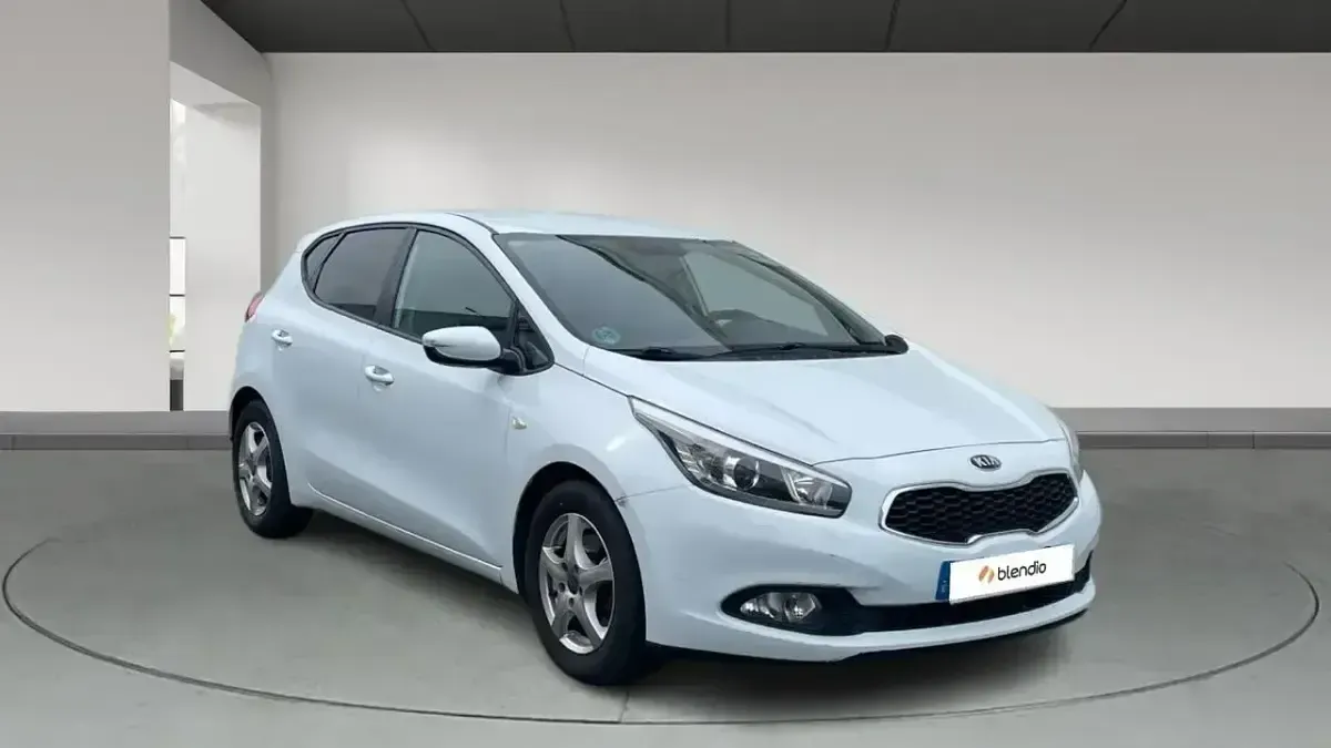 Usado Kia Ceed 100 CV (73 kW) 2015 Blanco Utilitario