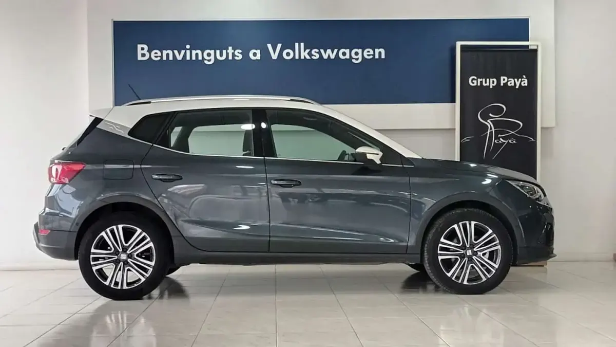 Usado Seat Arona FR 116 CV (85 kW) 2024 Gris SUV