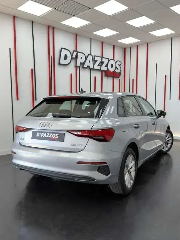Usado Audi A3 Sportback 116 CV (85 kW) 2021 Gris Utilitario