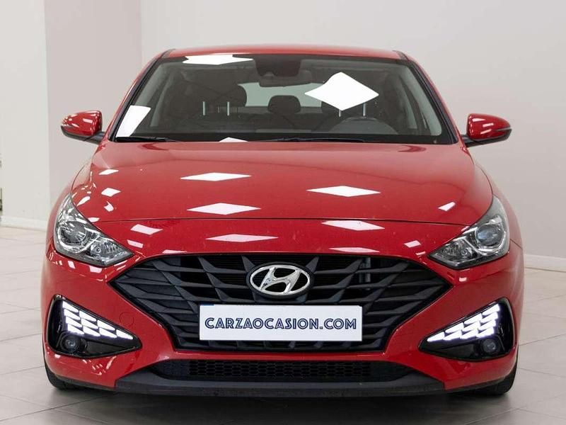 Usado Hyundai i30 120 CV (88 kW) 2021 Rojo Utilitario