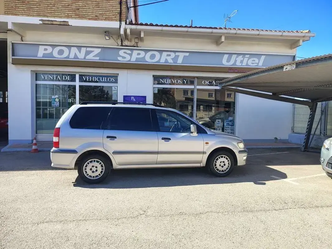 Usado Mitsubishi Space Wagon Plus 150 CV (110 kW) 2000 Gris Monovolumen