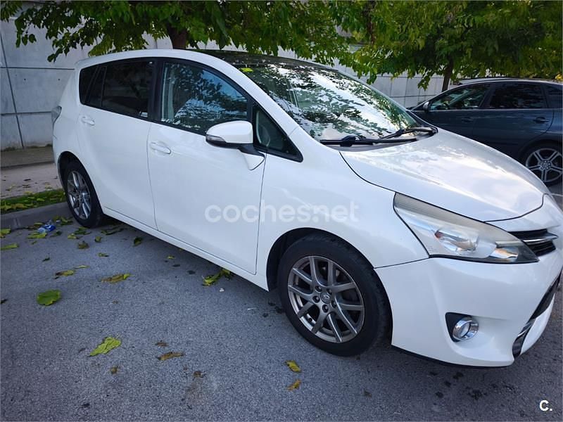 Usado Toyota Verso Advance 112 CV (82 kW) 2014 Blanco Monovolumen