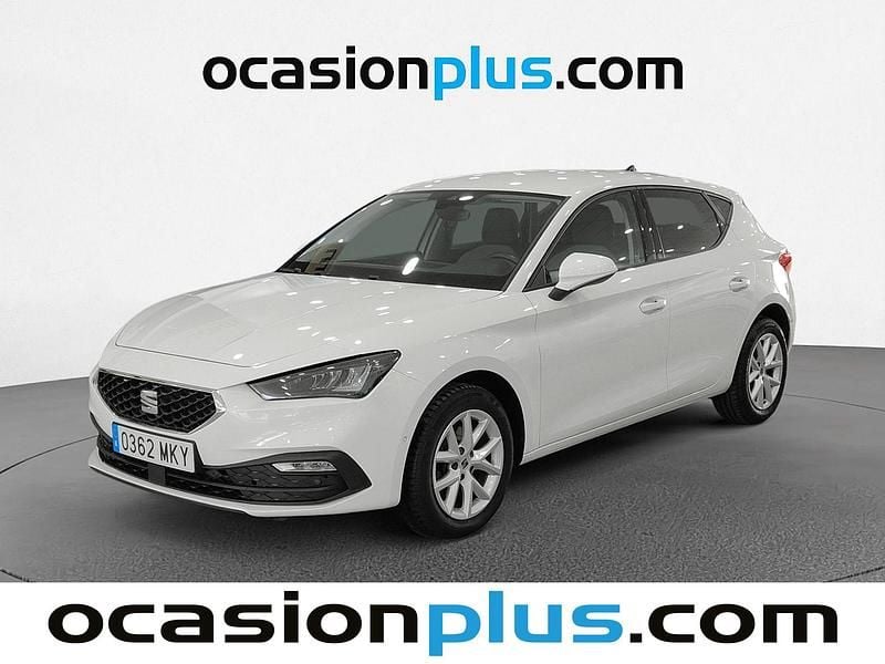 Usado Seat Leon Style 131 CV (96 kW) 2023 Blanco Utilitario