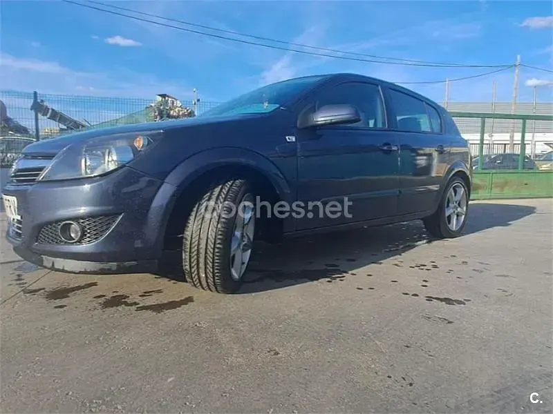 Usado Opel Astra Enjoy 105 CV (77 kW) 2007 Azul Berlina