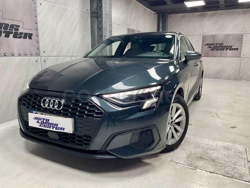 Usado Audi A3 116 CV (85 kW) 2021 Gris / plata Berlina