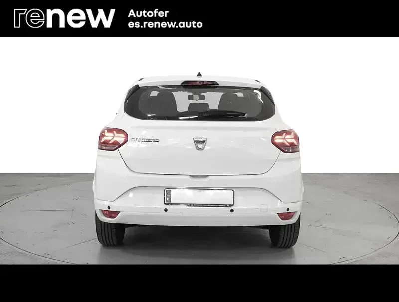 Usado Dacia Sandero Expression 90 CV (66 kW) 2022 Blanco Berlina