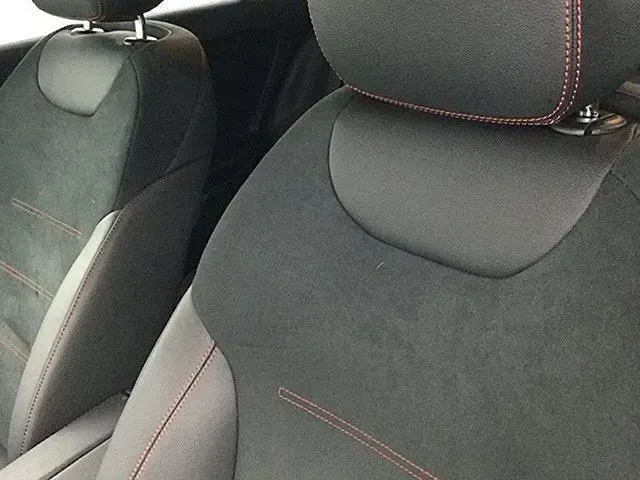 Usado Mercedes A200 150 CV (110 kW) 2025 Negro cosmos Berlina