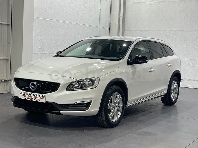 Usado Volvo V60 CC Kinetic 150 CV (110 kW) 2017 Blanco Familiar