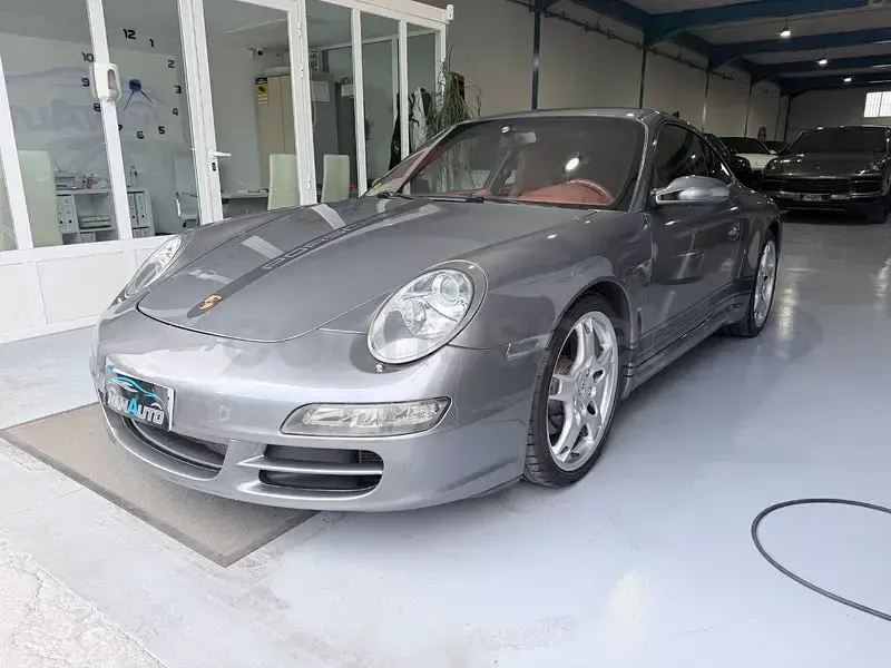 Usado Porsche 911 Carrera S 355 CV (261 kW) 2005 Gris / plata Coupe