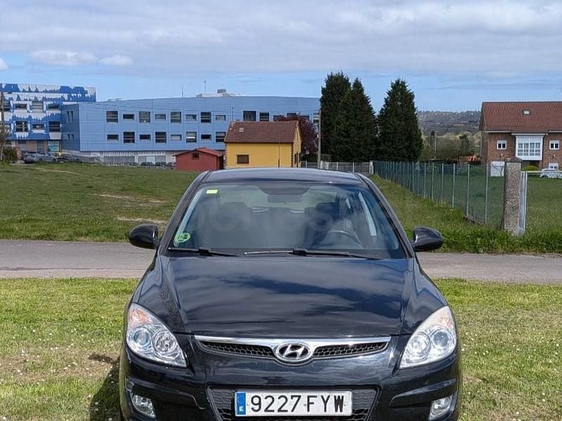Usado Hyundai i30 Sport 115 CV (84 kW) 2008 Negro Berlina