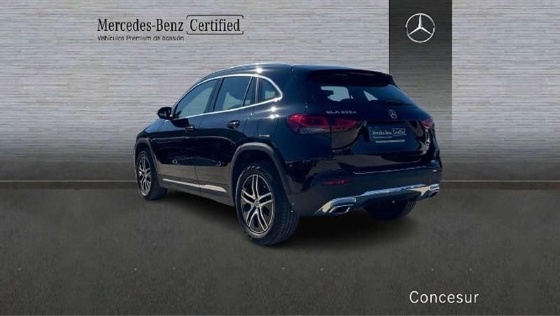 Usado Mercedes GLA200 136 CV (100 kW) 2023 Negro SUV