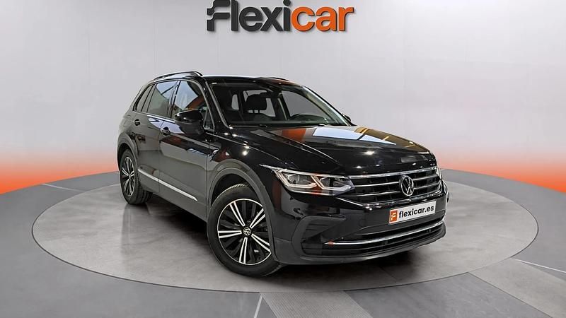 Usado VW Tiguan Life 150 CV (110 kW) 2021 Negro SUV