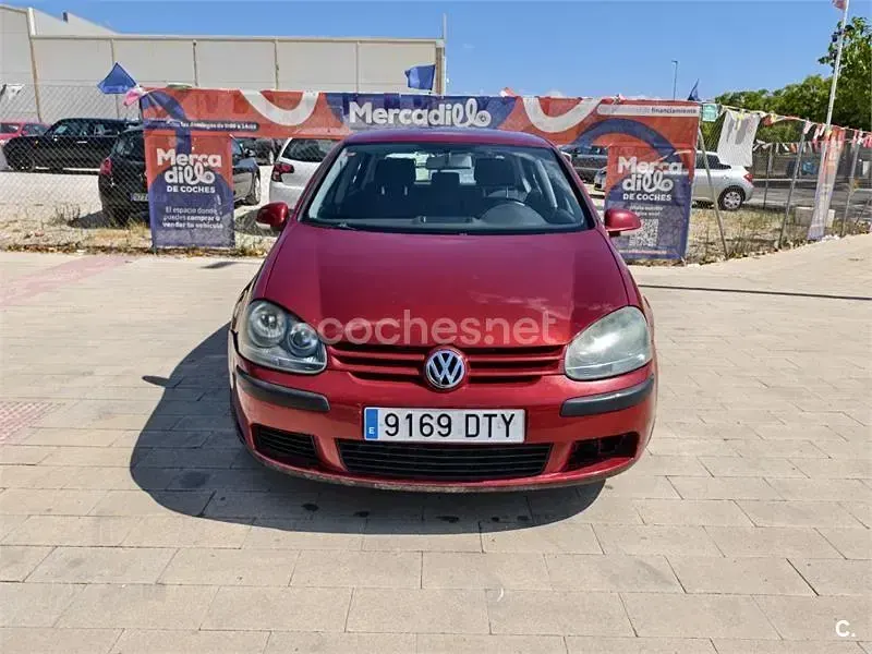 Usado VW Golf IV Highline 105 CV (77 kW) 2005 Granate Berlina