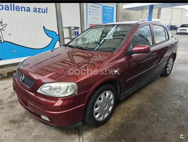 Usado Opel Astra 75 CV (55 kW) 1999 Granate Berlina